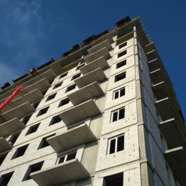 Монтируем окна первой секции